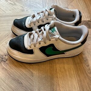 Nike Black and White Athletic Shoes